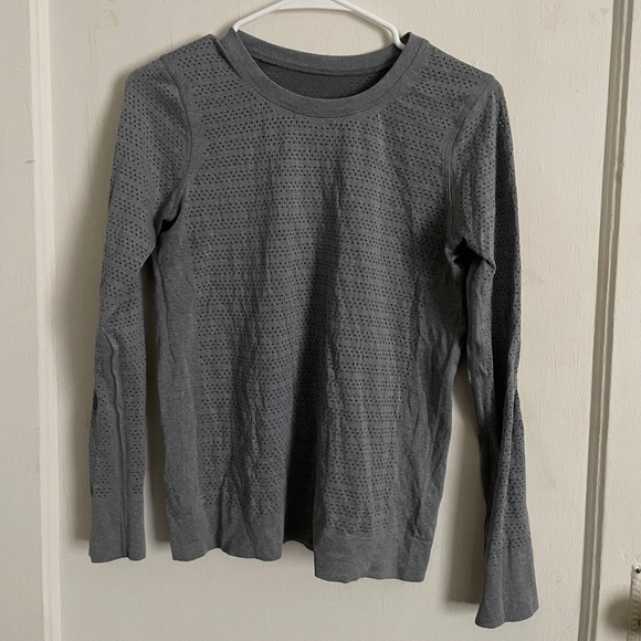 Lululemon Gray Long Sleeve - Picture 1 of 3